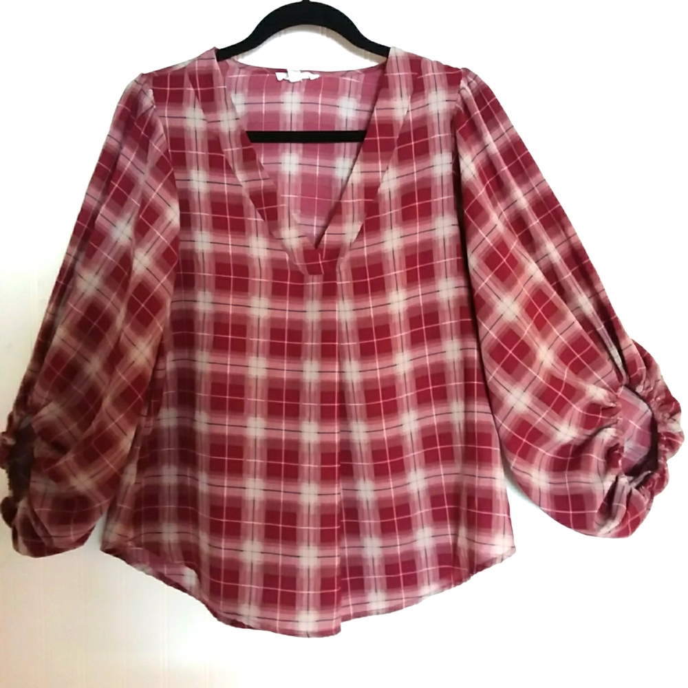 BLU PEPPER top in size small.